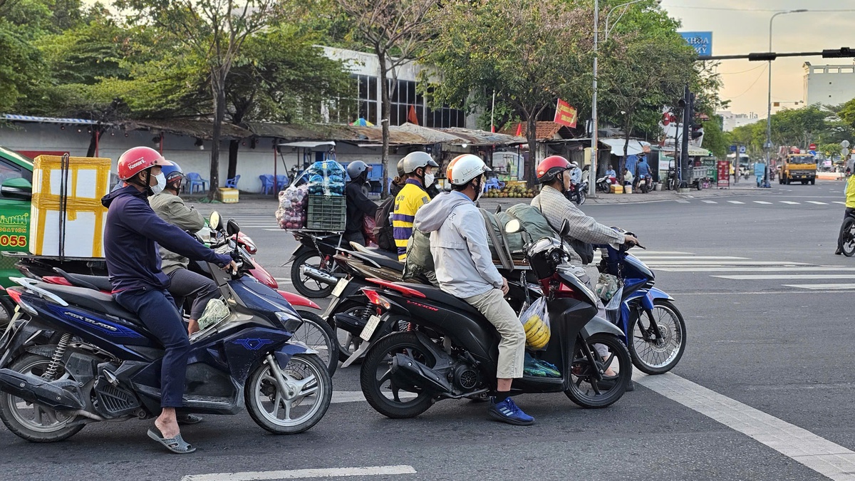 Chuyên gia chỉ cách lái xe giúp tài xế tiết kiệm nhiên liệu mỗi ngày