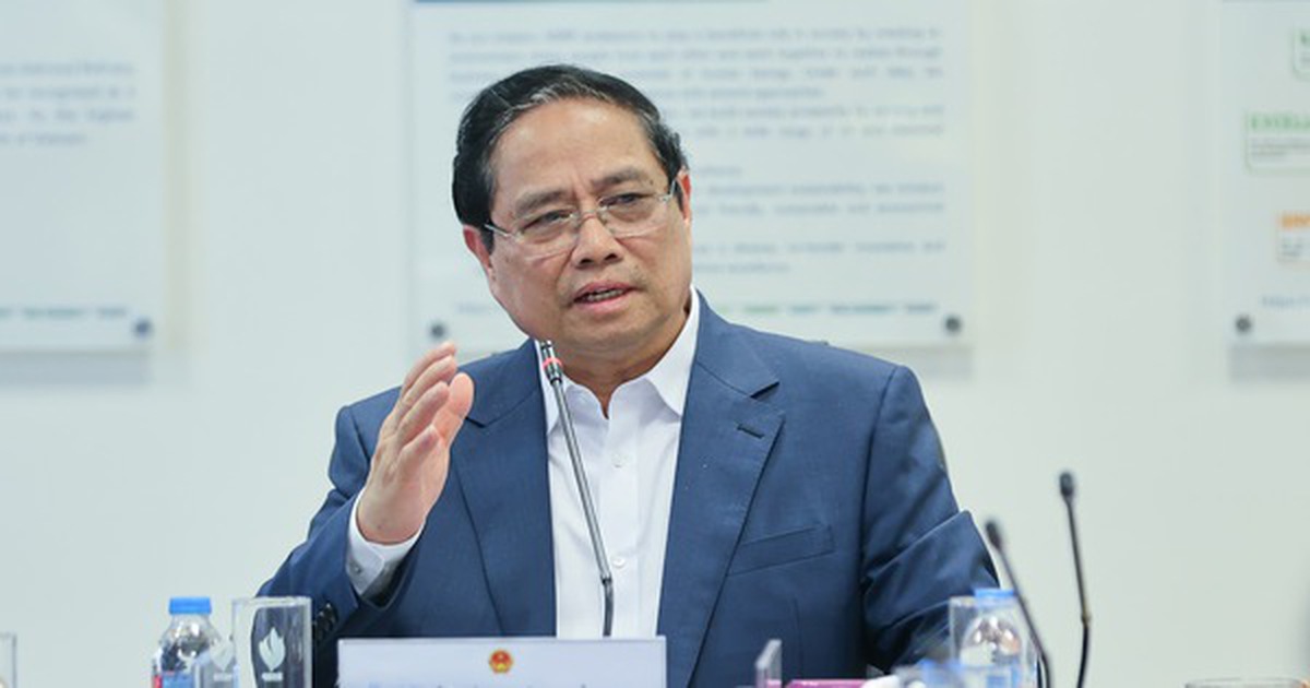 Thủ tướng làm việc tại Nhà máy Lọc hóa dầu Nghi Sơn và khảo sát địa điểm xây dựng kho dầu chiến lược