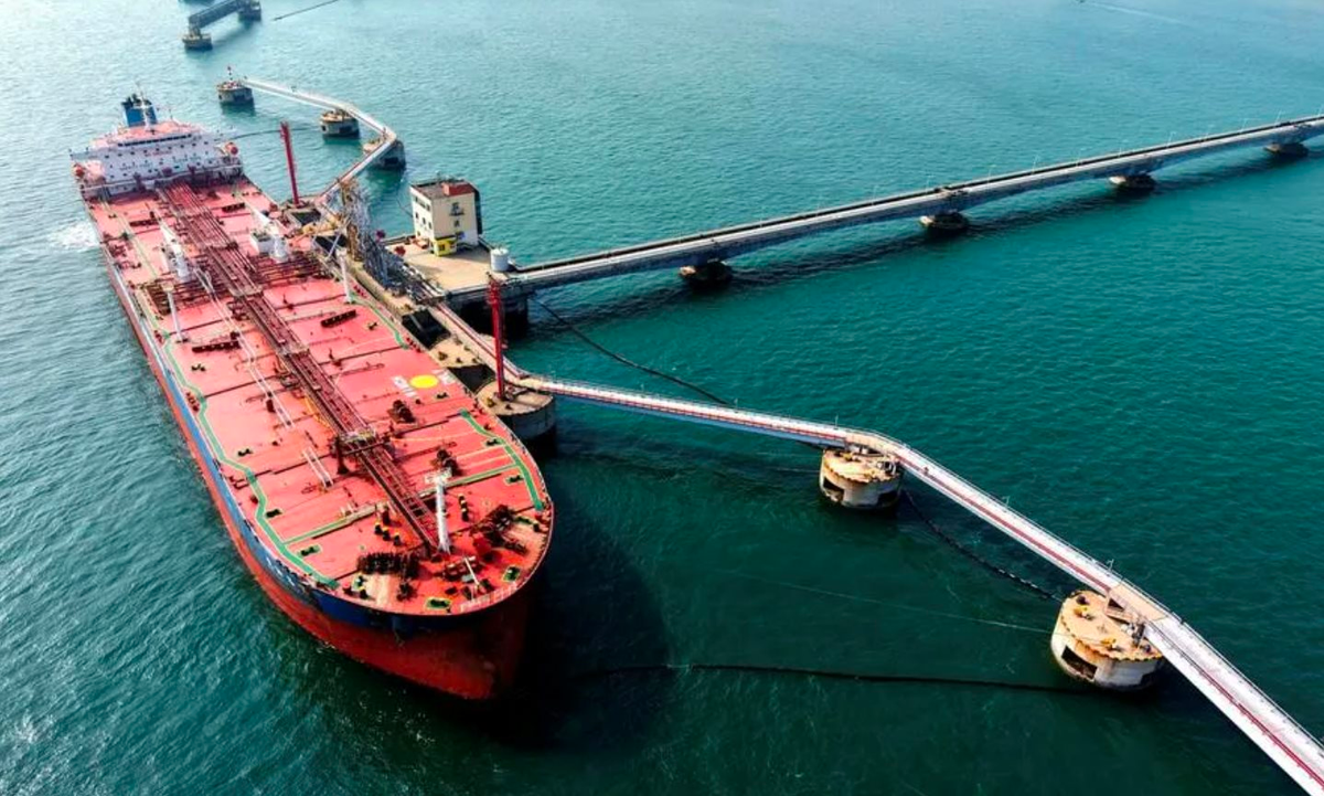 Lộ 'vị cứu tinh' dầu cho Đông Nam Á, vừa mang 100.000 thùng nhiên liệu sang Việt Nam