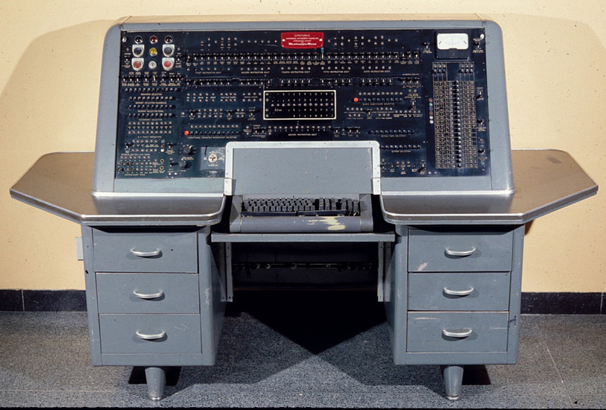 Ngày này năm xưa: Chiếc máy tính nặng bằng 2 chiếc ô tô, ngốn điện bằng cả khu phố, giá gần 400 tỷ đồng - nhưng "đoán" đúng Tổng thống Mỹ khi tất cả mọi người đoán sai