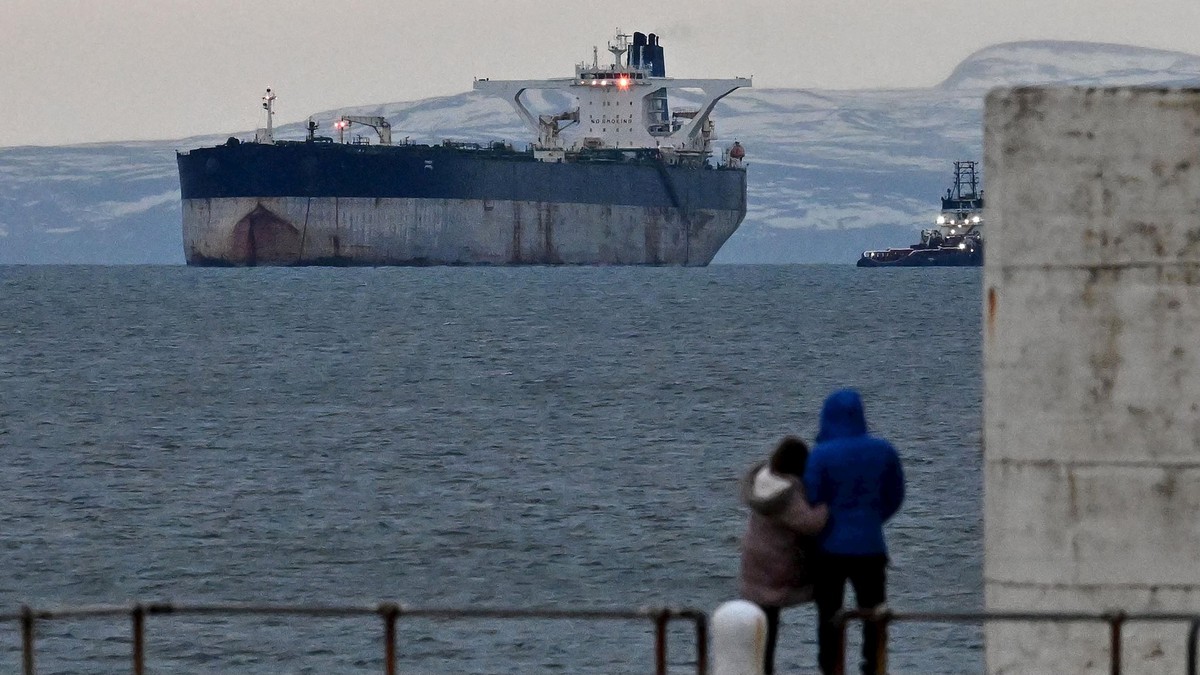 Tàu chở dầu Nga trông như "đống sắt rỉ sét" mà sao đi từ Cuba đến eo biển Hormuz vẫn ít ai dám động vào?
