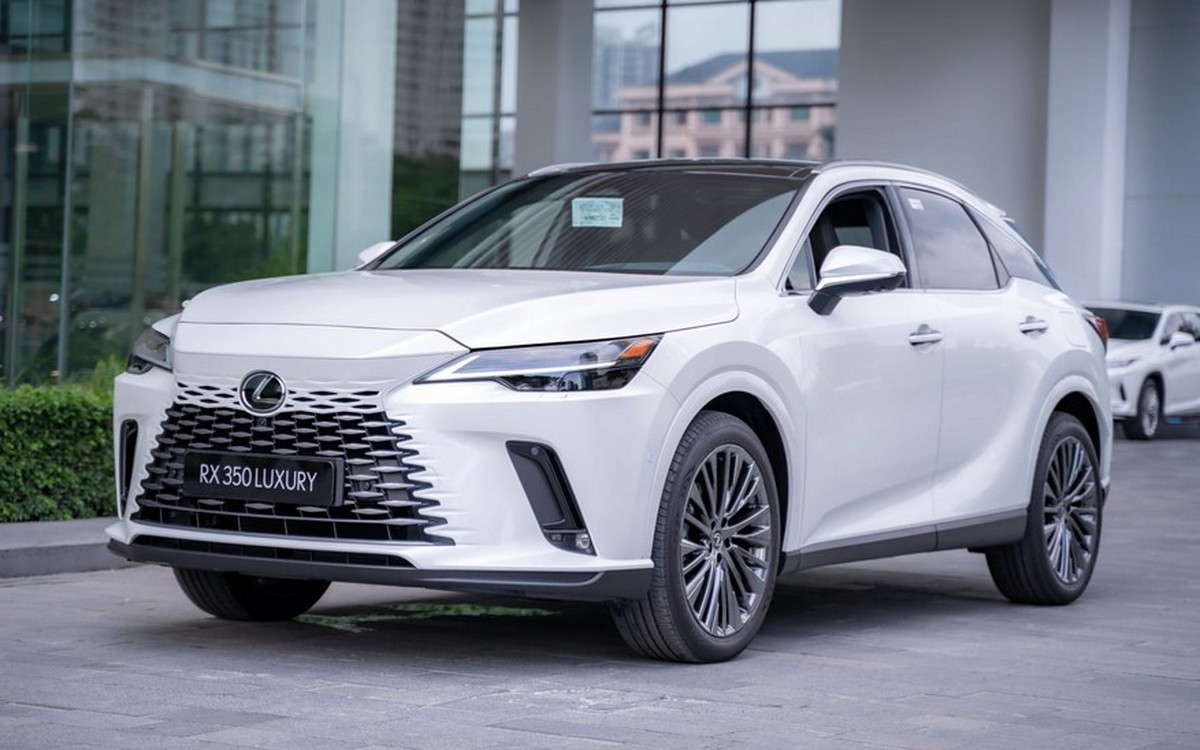 Xe hybrid giảm giá 'sập sàn' trong tháng 3: Có một mẫu xe Nhật giảm đến 330 triệu đồng