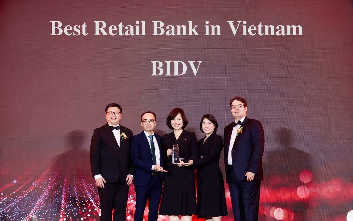 BIDV viết tiếp thập kỷ dẫn đầu với cú đúp giải thưởng Ngân hàng Bán lẻ tốt nhất Việt Nam, Tiền gửi tốt nhất Châu Á