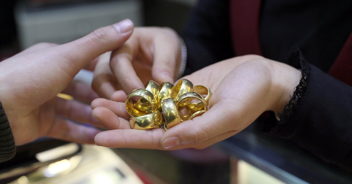 Giá vàng hôm nay 17.3.2026: Trong nước giảm, thế giới tăng