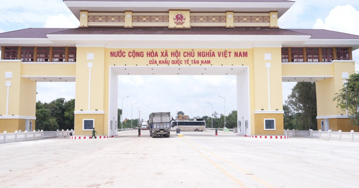 Tây Ninh nghiên cứu làm đường 4 làn xe nối cửa khẩu với cao tốc