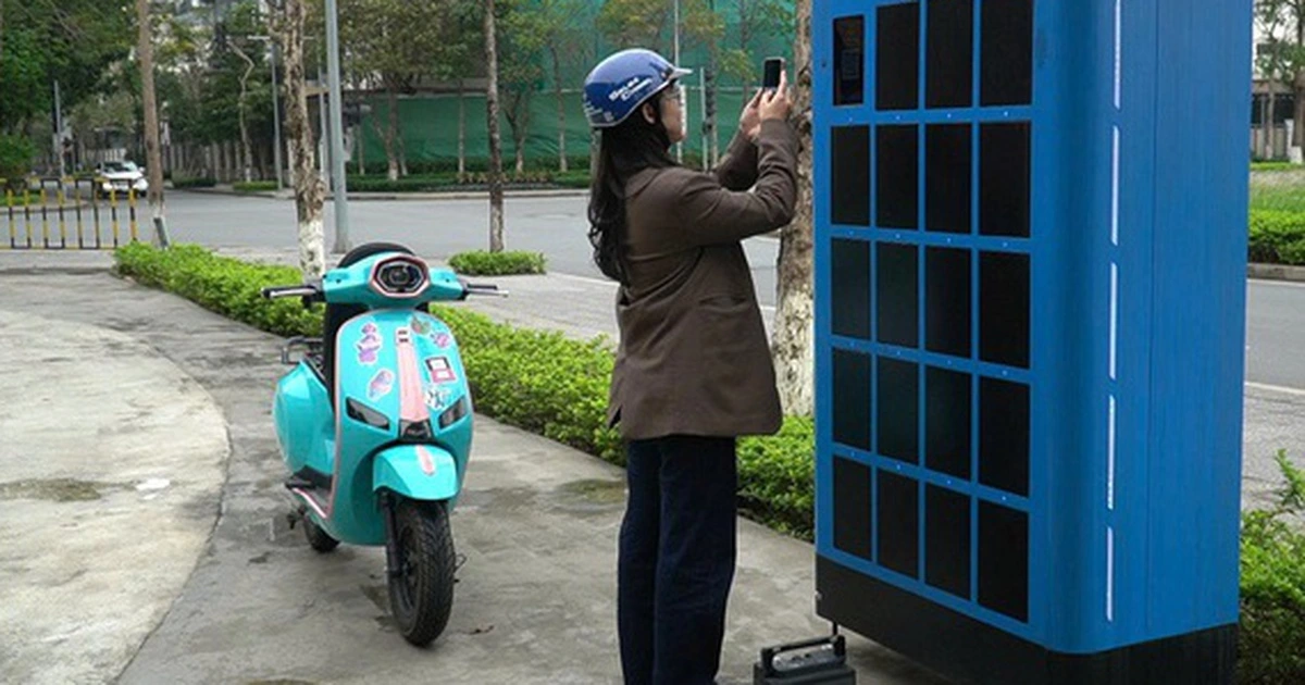 Đổi pin xe điện - 'đũa thần' cho giao thông xanh thời biến động xăng dầu