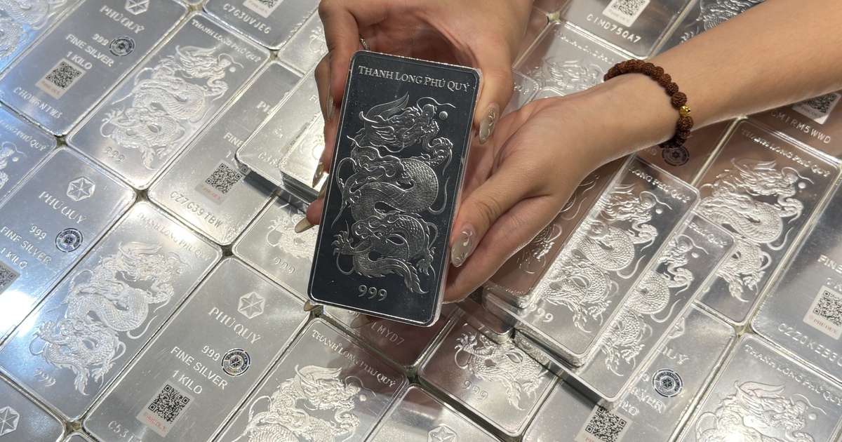 Giá bạc bật tăng vượt 87 triệu đồng/kg