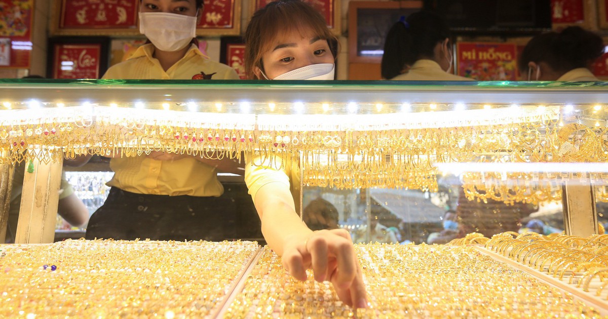 Giá vàng tăng trên 170 triệu đồng/lượng