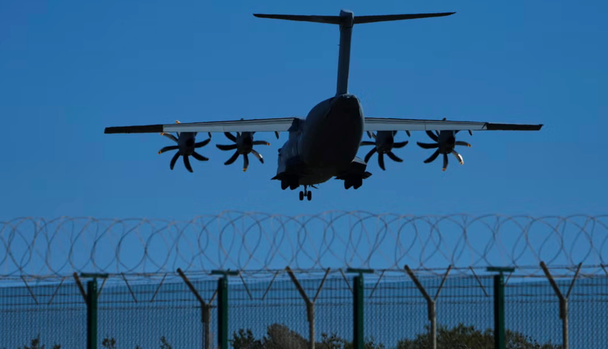 Pháp gia nhập loạt đồng minh EU không cho máy bay quân sự Mỹ mượn đường để tấn công Iran, 'anh cả' châu Âu lục đục việc để Mỹ sử dụng căn cứ: Washington nói gì?