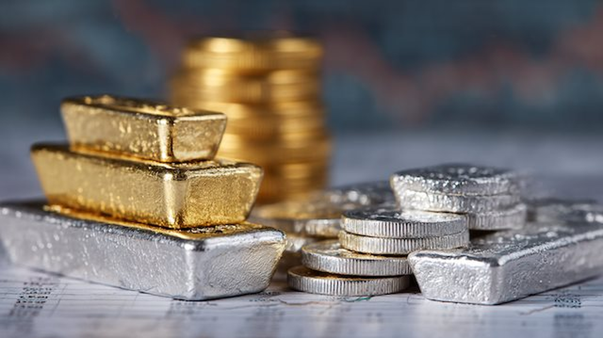 Quỹ vàng lớn nhất thế giới liên tiếp "gom" hàng, quỹ bạc ngược chiều bán ròng